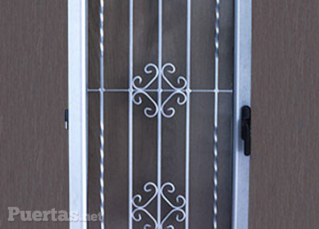 Puerta con panel AF2